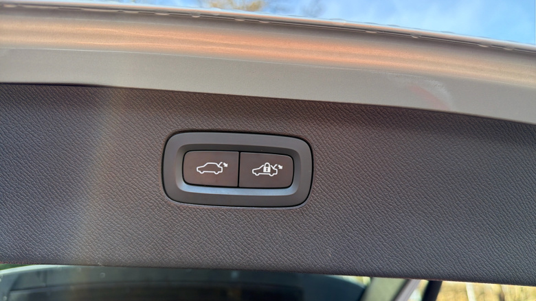 Volvo Xc90 2.0 B6P [300] R DESIGN Pro 5dr AWD Geartronic Petrol Estate